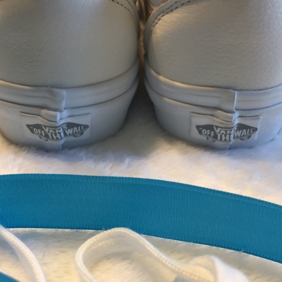 NWOT Vans womens shoes - Picture 7 of 7